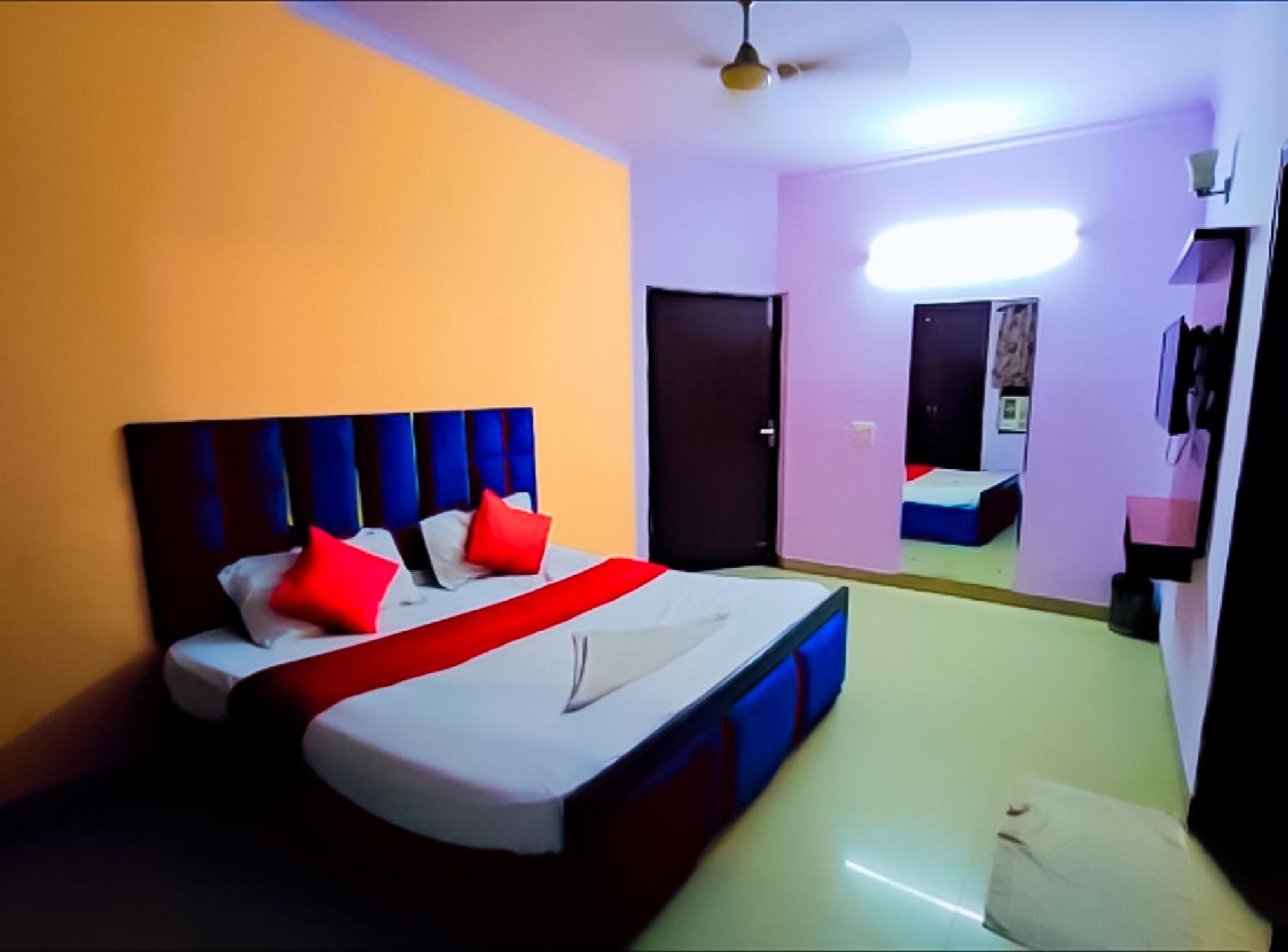Happy Inn - Near Saket Metro New Delhi Ngoại thất bức ảnh